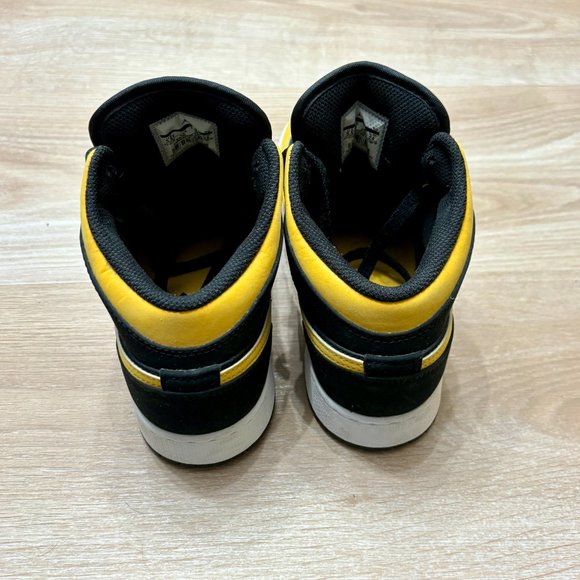Air Jordan 1 Mid Black and Gold - Picture 6 of 6
